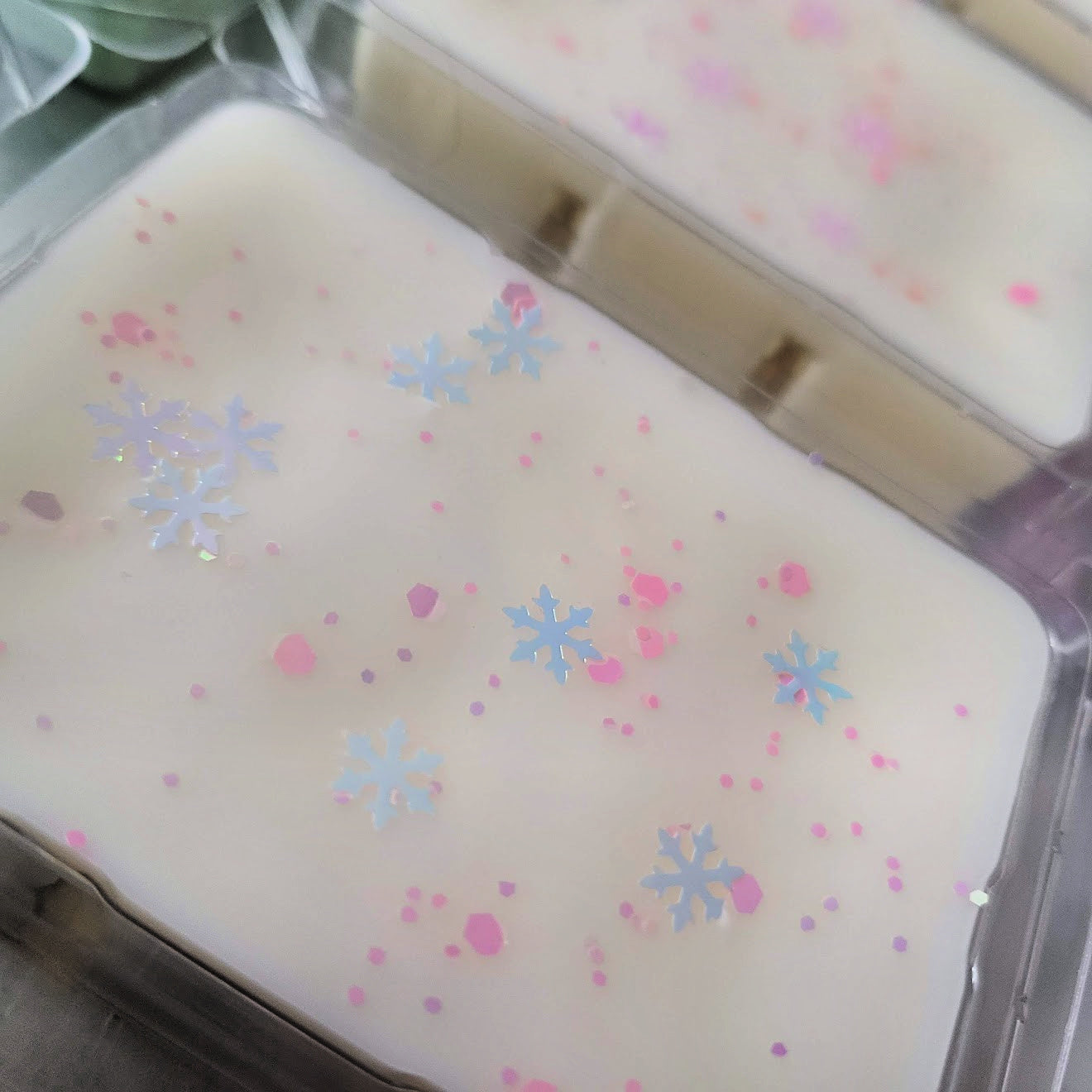 Fluffy Snow Clamshell (cotton candy + fresh sparkling snow + marshmallow fluff)