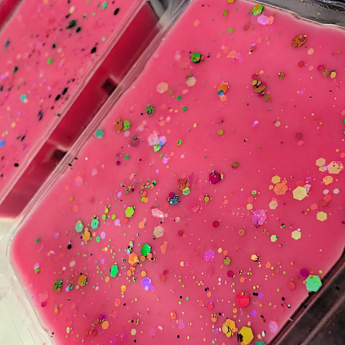 Bend & Snap Clamshell (cotton candy frosting + watermelon taffy)