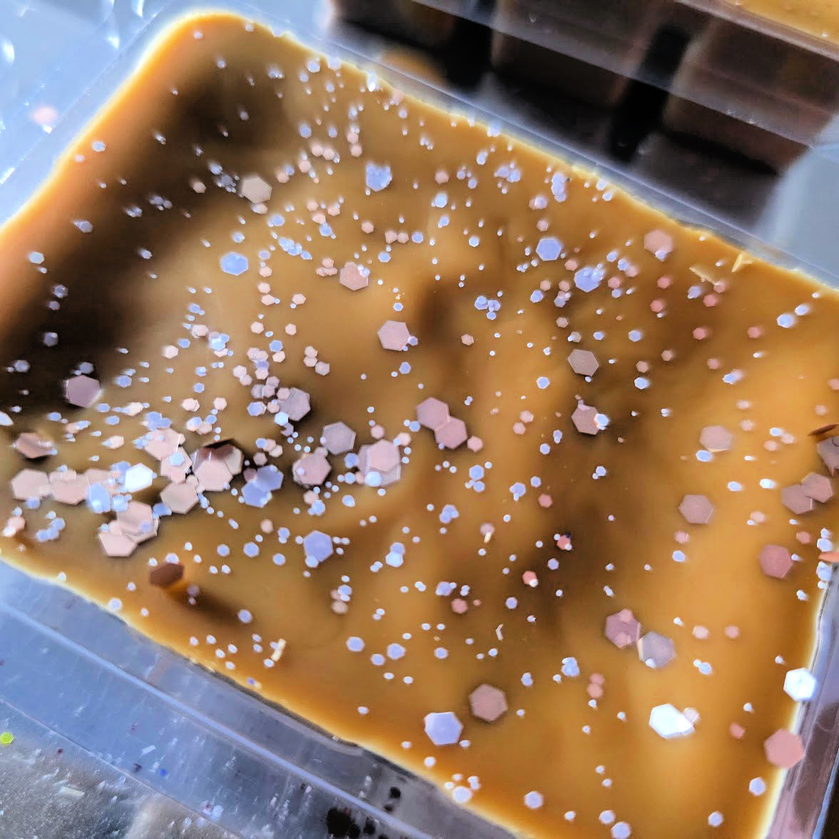 Dead Man's Toes Clamshell (cinnamon vanilla + vanilla pumpkin marshmallow + pie crust)