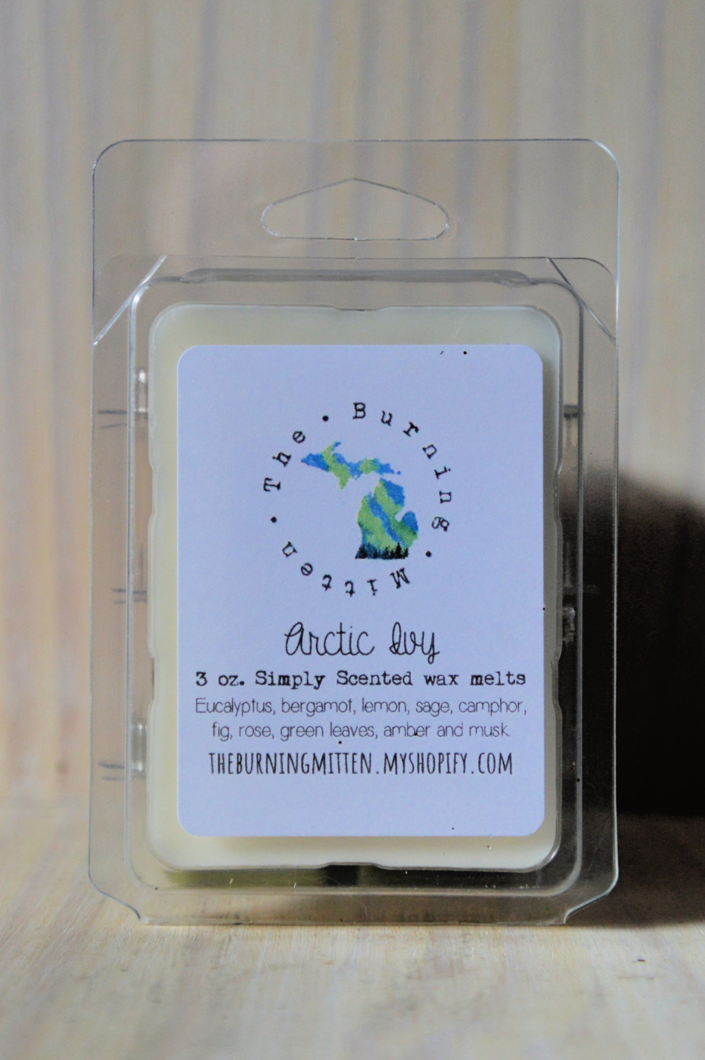 Arctic Ivy Simply Scented Clamshell (eucalyptus, bergamot, lemon, sage, camphor, fig, rose, green leaves, amber and musk)