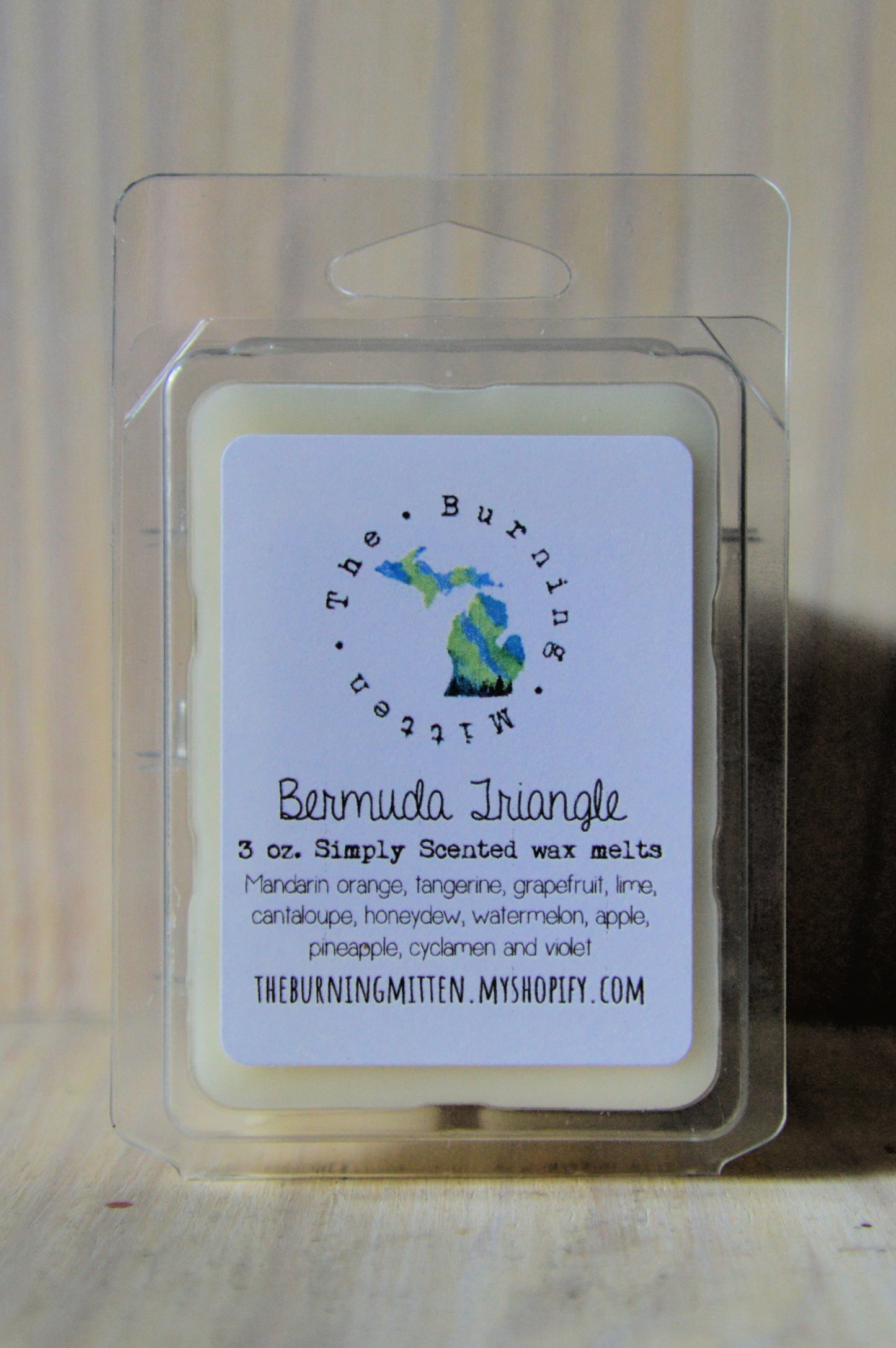 Bermuda Triangle Simply Scented Clamshell (mandarin orange, tangerine, grapefruit, lime, cantaloupe, honeydew, watermelon, apple, pineapple, cyclamen and violet)