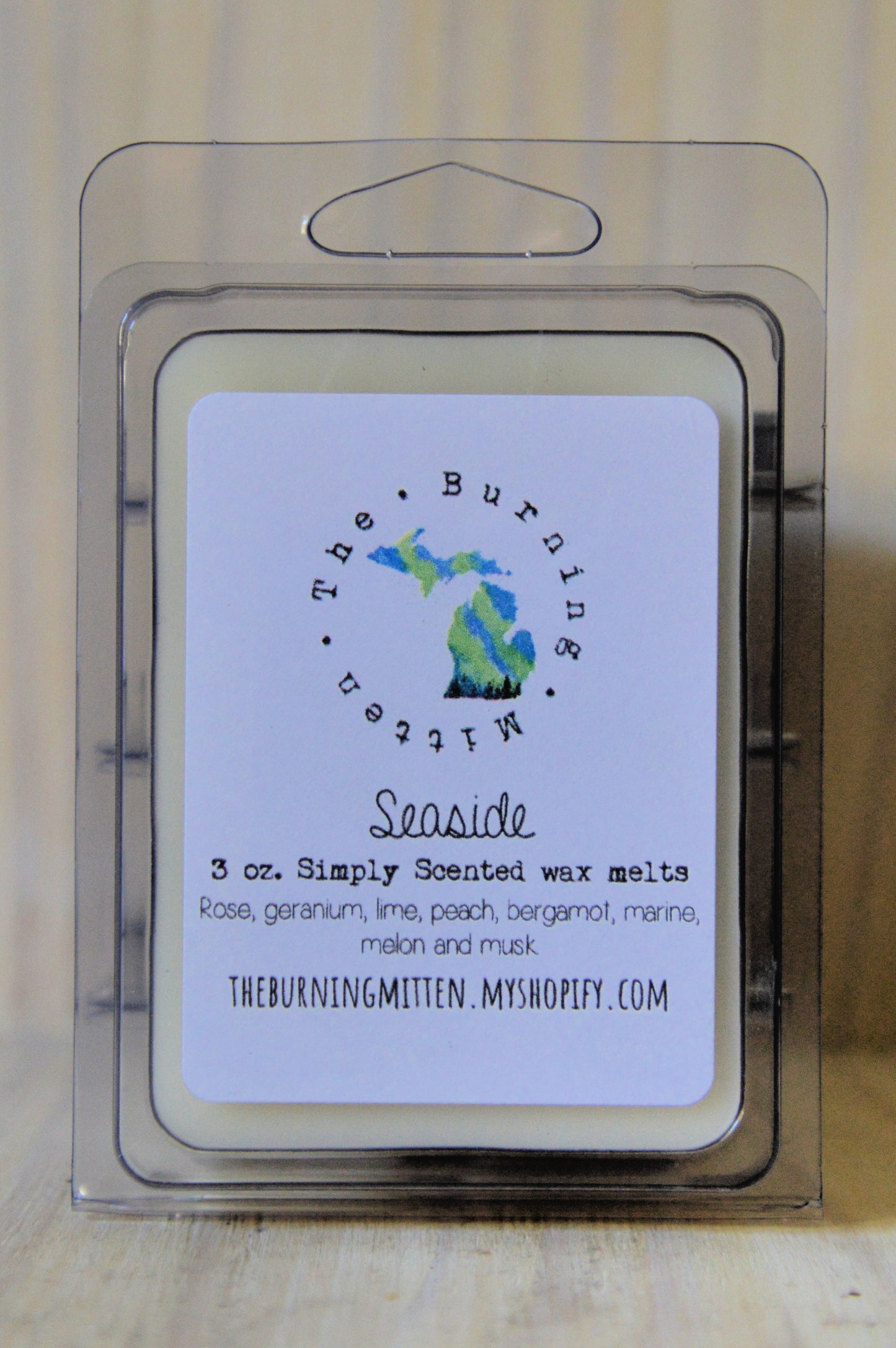 Seaside Simply Scented Clamshell (rose, geranium, lime, peach, bergamot, marine, melon and musk)
