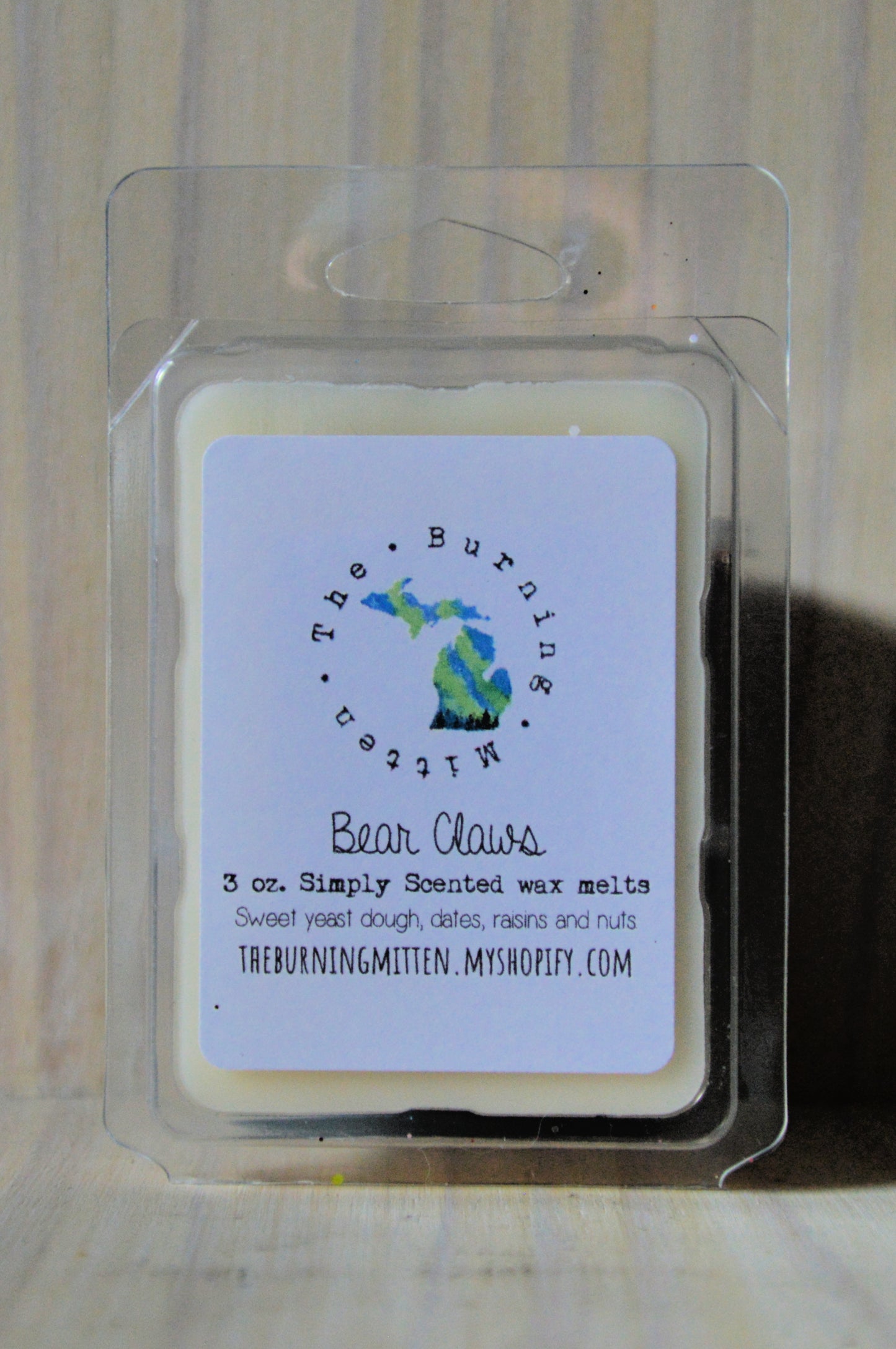 Bear Claws Simply Scented Clamshell (sweet yeast dough, dates, raisins and nuts)
