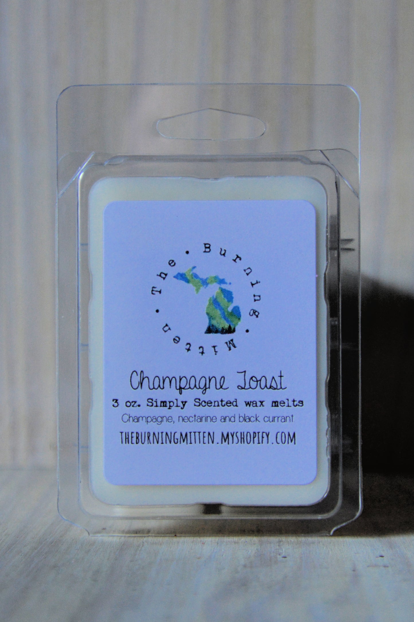 Champagne Toast Simply Scented Clamshell (champagne, nectarine and black currant)
