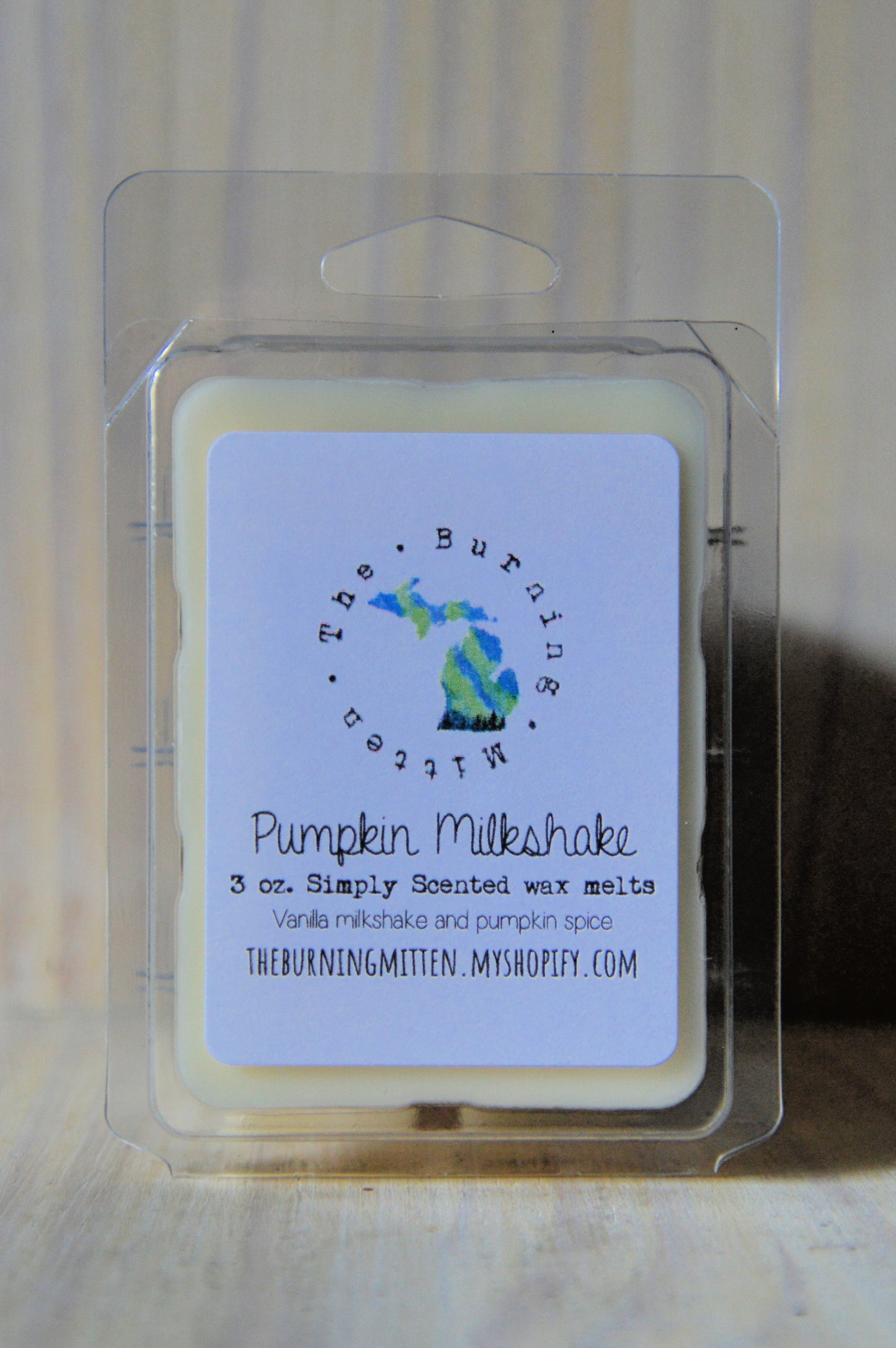 Pumpkin Milkshake Simply Scented Clamshell (vanilla milkshake and pumpkin spice)