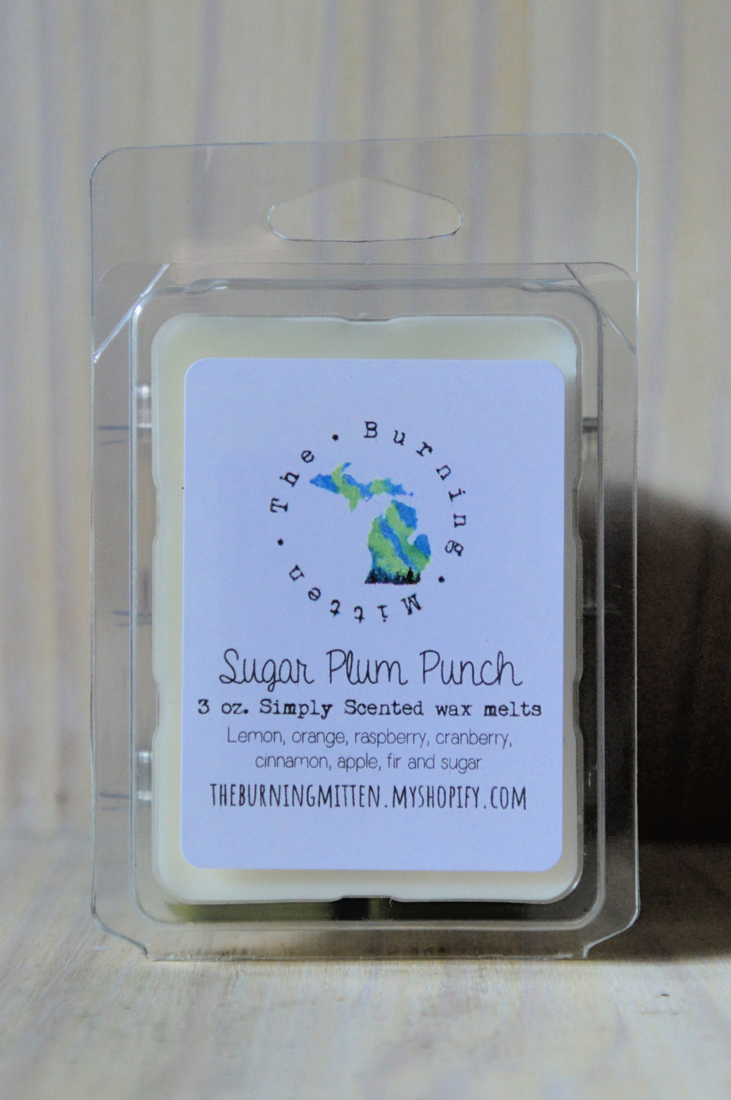 Sugar Plum Punch Simply Scented Clamshell (lemon, orange, raspberry, cranberry, cinnamon, apple, fir and sugar)