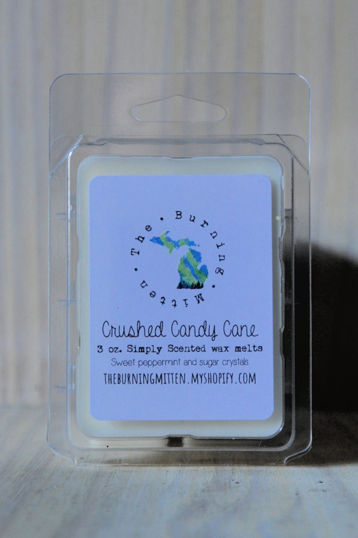 Crushed Candy Cane Simply Scented Clamshell (sweet peppermint and sugar crystals)