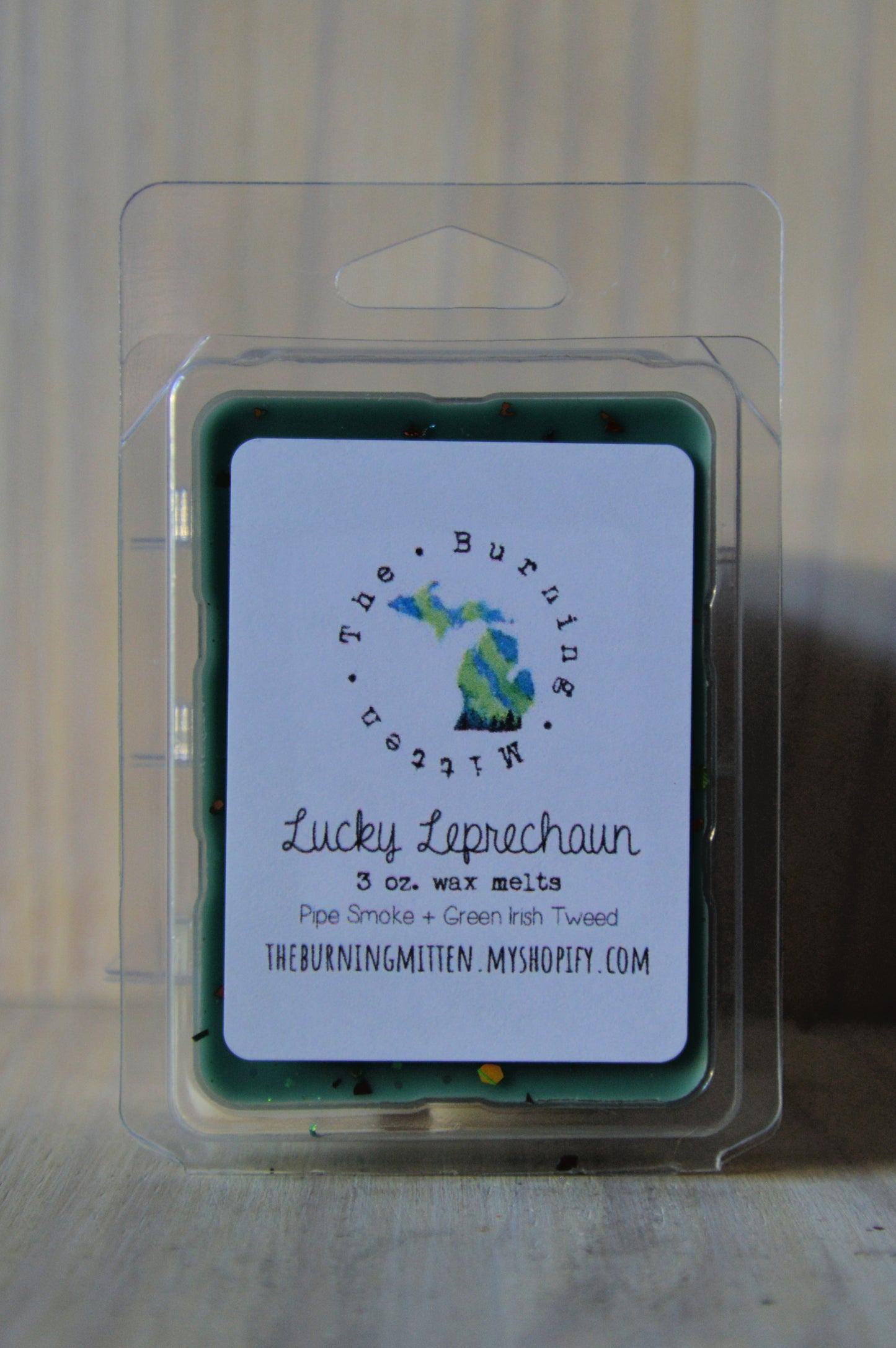 Lucky Leprechaun Clamshell (pipe smoke + green irish tweed)