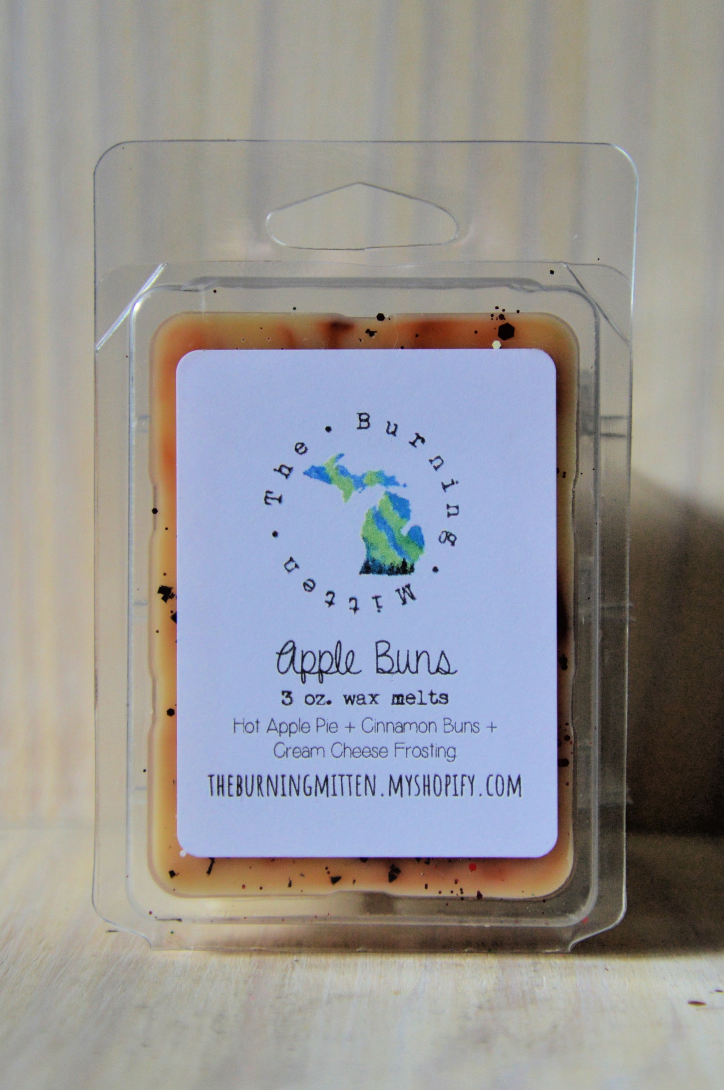 Apple Buns Clamshell (hot apple pie + cinnamon buns + cream cheese frosting)
