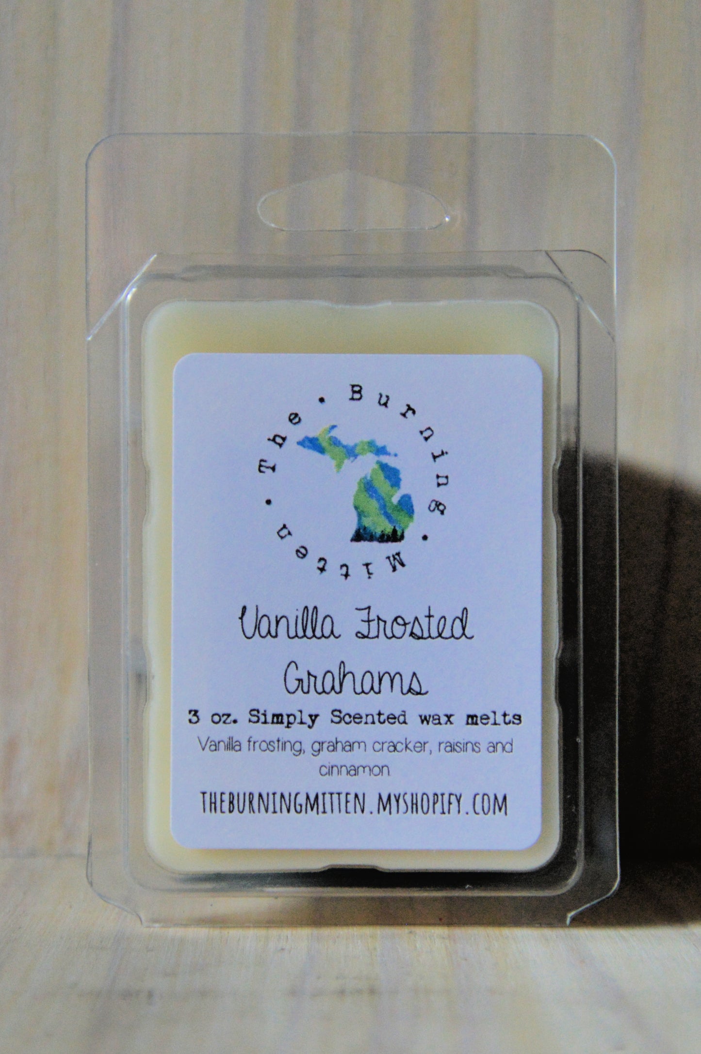Vanilla Frosted Grahams Simply Scented Clamshell (vanilla frosting, graham cracker, raisins and cinnamon)