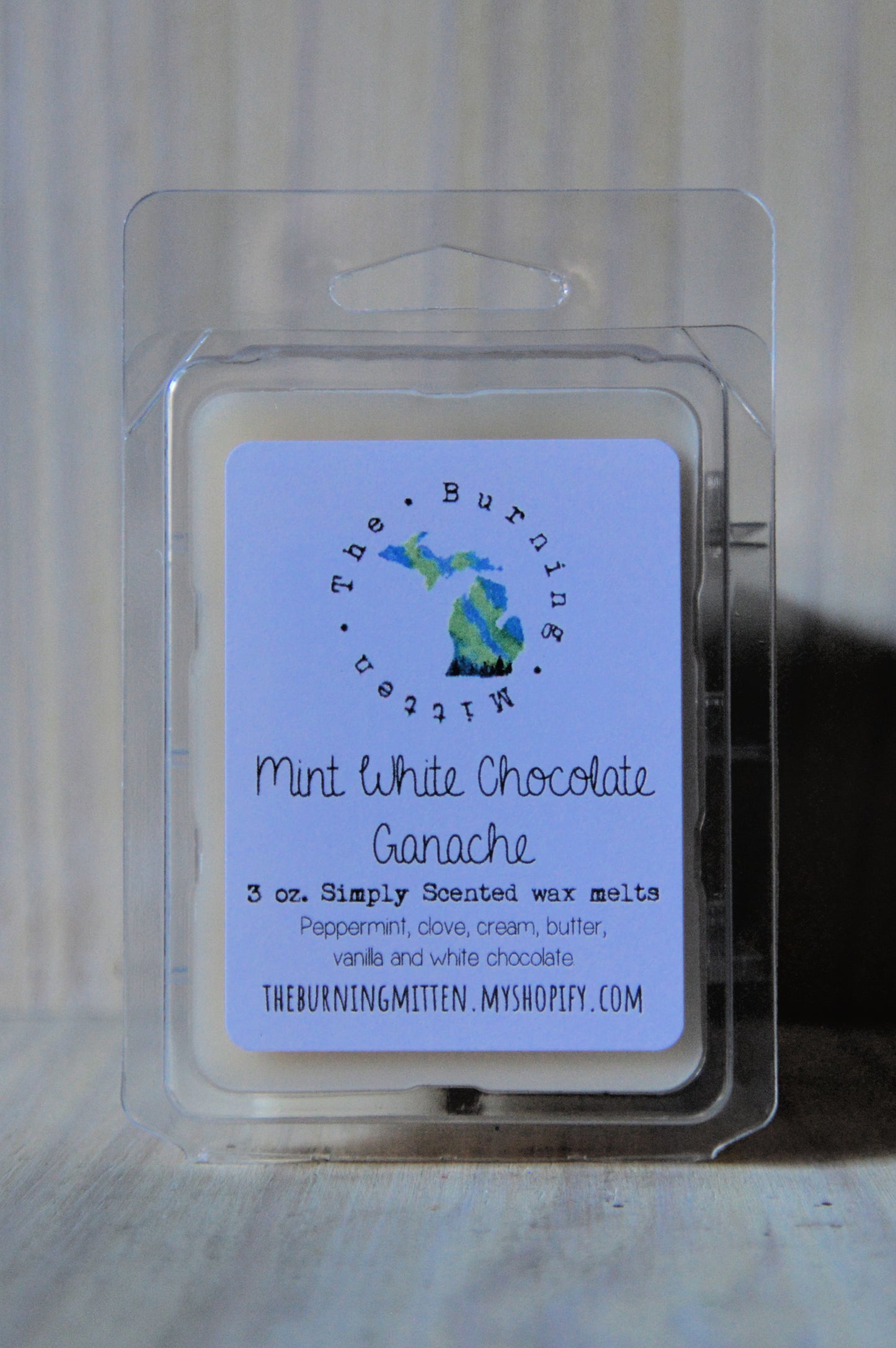 Mint White Chocolate Ganache Simply Scented Clamshell (peppermint, clove, cream, butter, vanilla and white chocolate)