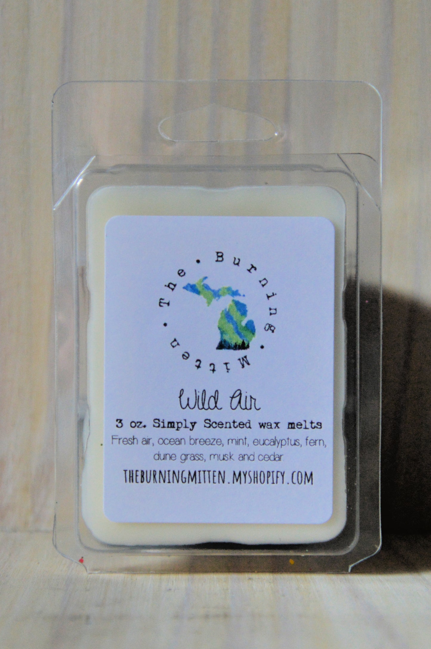 Wild Air Simply Scented Clamshell (fresh air, ocean breeze, mint, eucalyptus, fern, dune grass, musk and cedar)