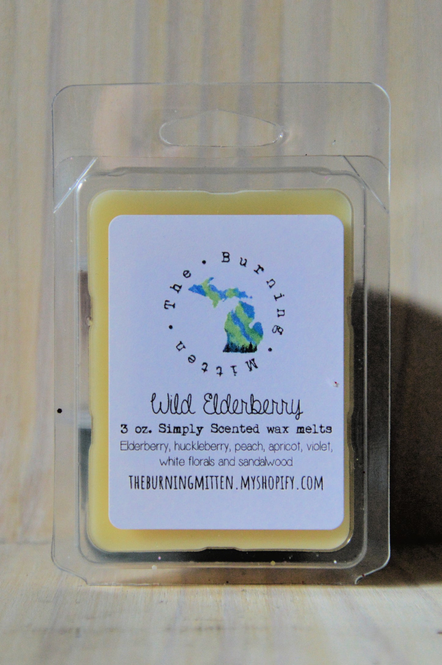 Wild Elderberry Simply Scented Clamshell (elderberry, huckleberry, peach, apricot, violet, white florals and sandalwood)
