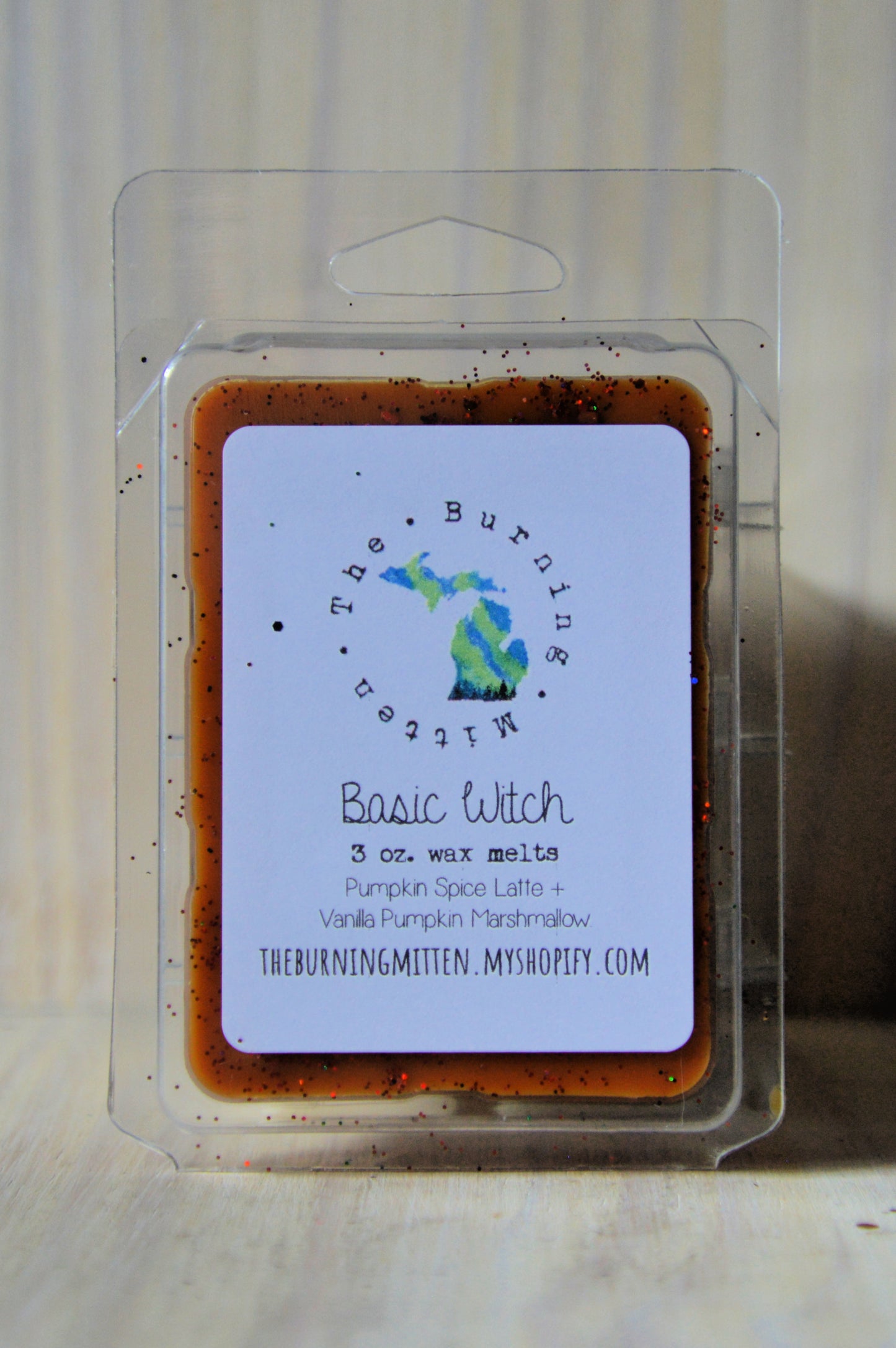 Basic Witch Clamshell (pumpkin spice latte + vanilla pumpkin marshmallow)