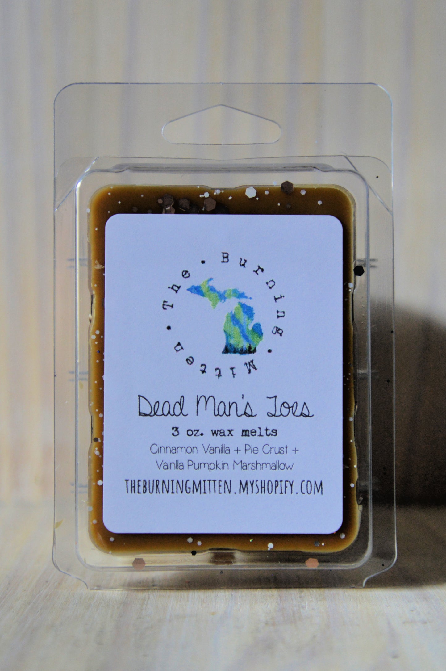 Dead Man's Toes Clamshell (cinnamon vanilla + vanilla pumpkin marshmallow + pie crust)