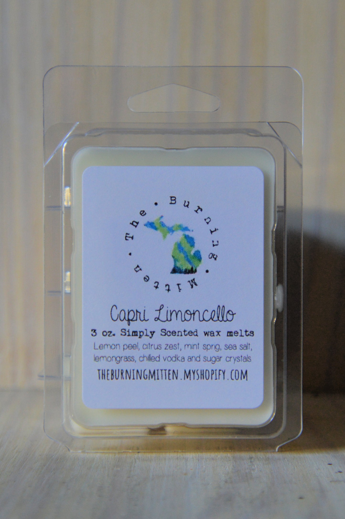 Capri Limoncello Simply Scented Clamshell (lemon peel, citrus zest, mint sprig, sea salt, lemongrass, chilled vodka and sugar crystals)