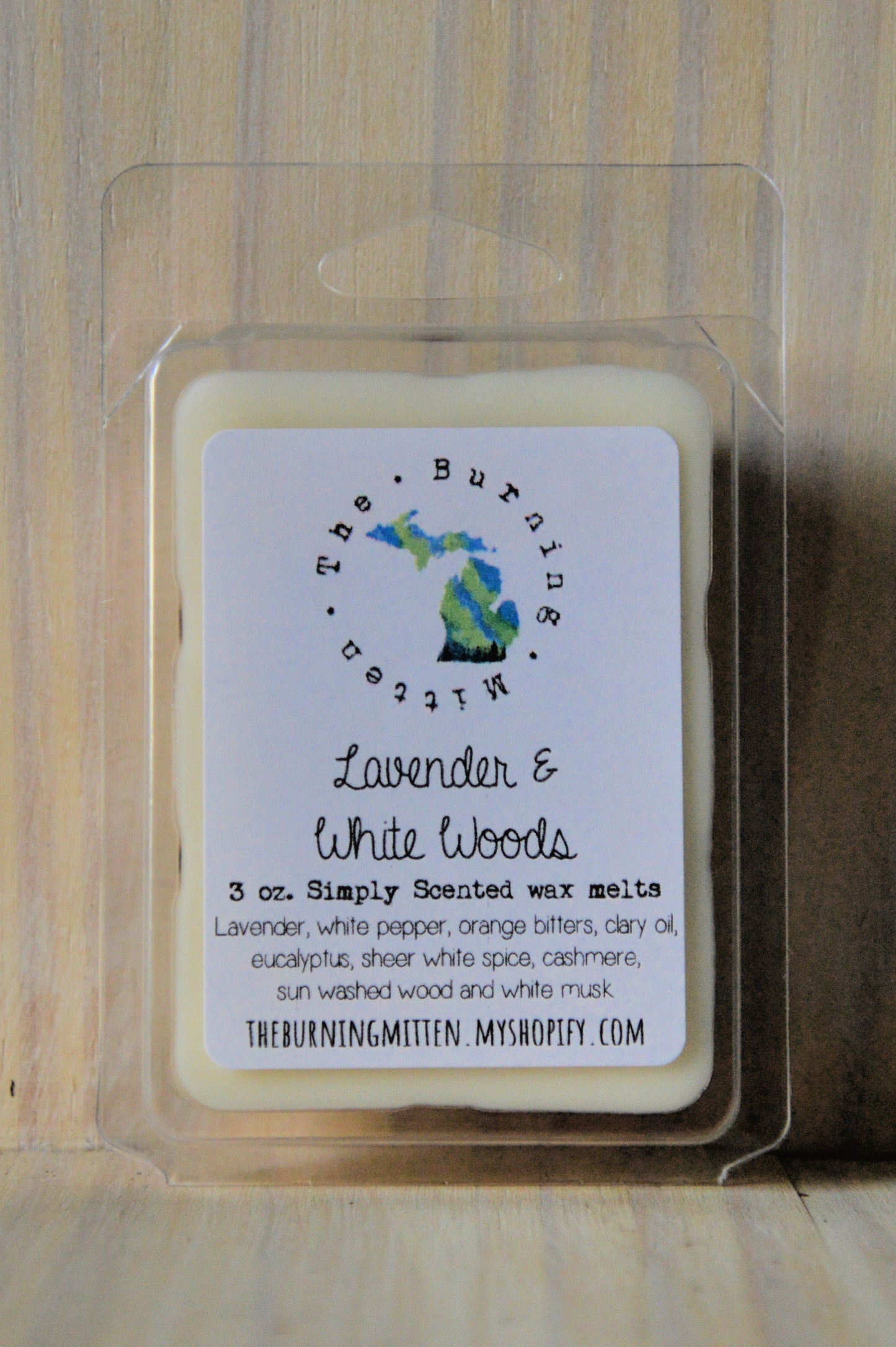 Lavender & White Woods Simply Scented Clamshell (lavender, white pepper, orange bitters, clary oil, eucalyptus, sheer white spice, cashmere, sun washed wood and white musk)
