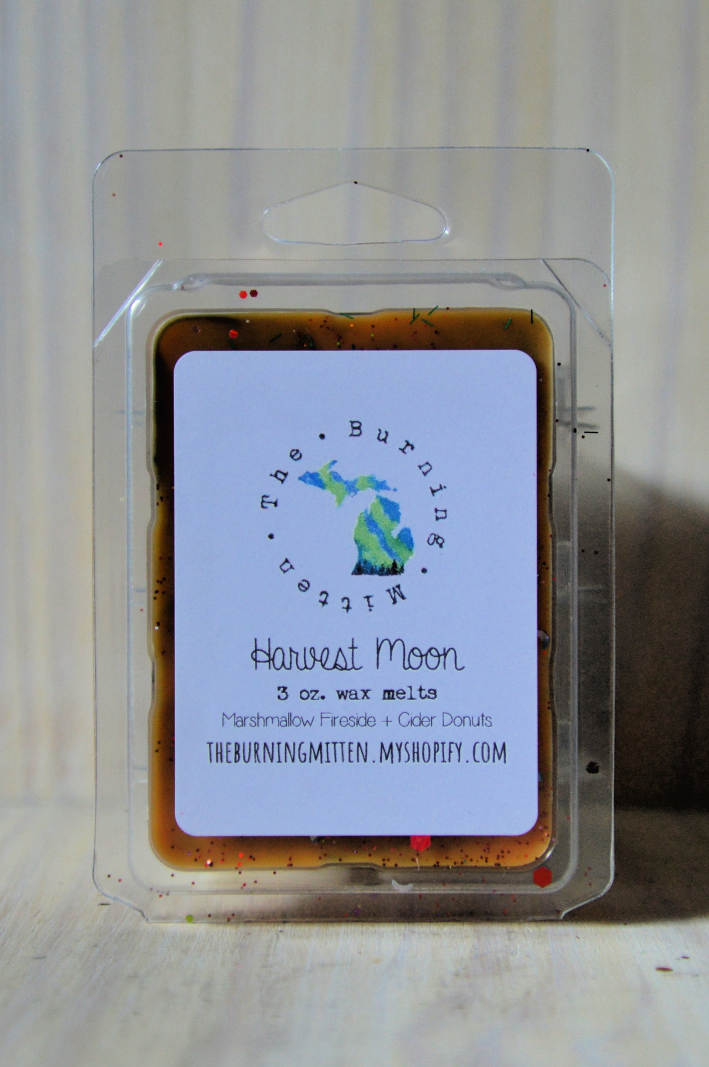 Harvest Moon Clamshell (marshmallow fireside + cider donuts)