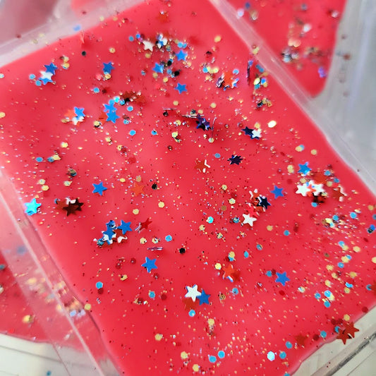Star Spangled Clamshell (strawberry shortcake + coconut cream pie)