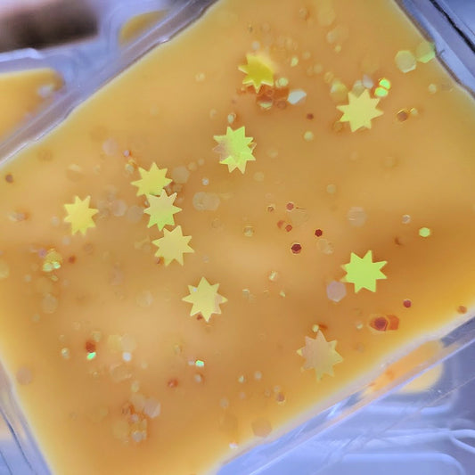 Summer Sunrise Clamshell (mango sorbet + orange sherbet)