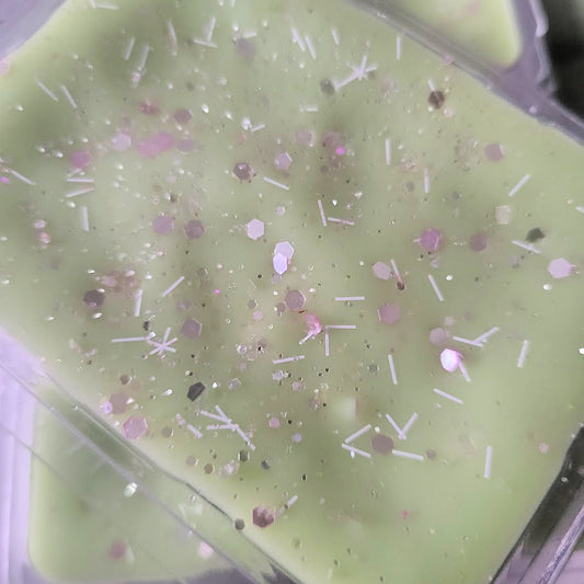 Cotton Headed Ninny Muggins Clamshell (creme de menthe whip + cotton candy)