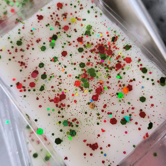 Elf You Clamshell (spiked eggnog + vanilla bean noel + marshmallow fluff)