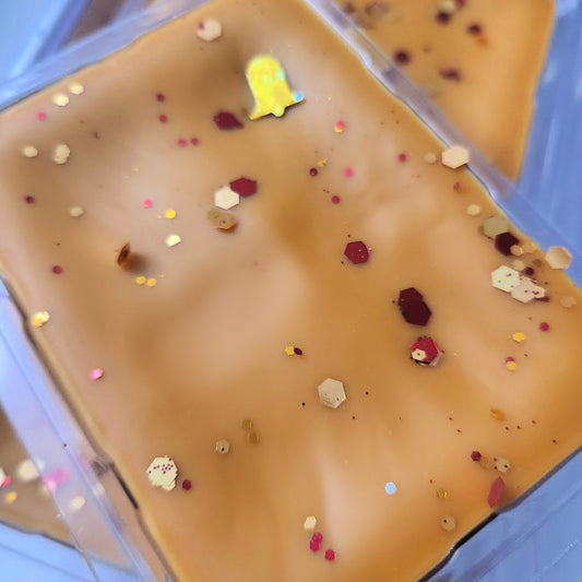 Jingle Bells Clamshell (gingerbread + creme brulee + vanilla wafers + eggnog + warm vanilla sugar)