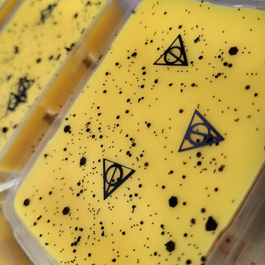 Hufflepuff Clamshell (sugar cookie dough + marshmallow fireside + tea & cakes)