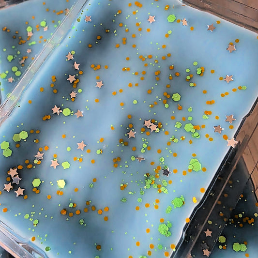 Barefoot Blue Jean Night Clamshell (lemonade + blueberry + lavender + mint mojito)