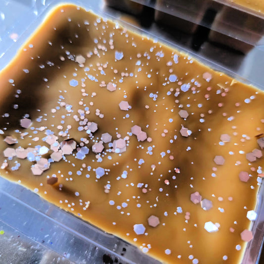 Dead Man's Toes Clamshell (cinnamon vanilla + vanilla pumpkin marshmallow + pie crust)
