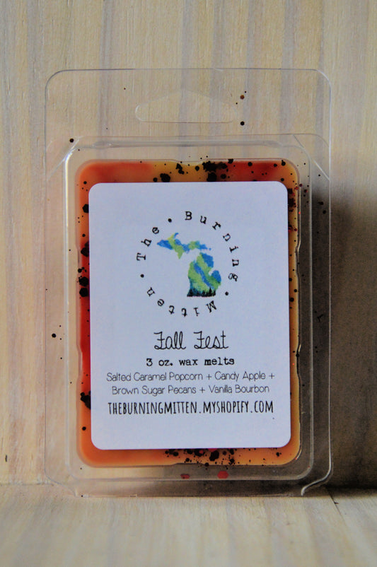 Fall Fest Clamshell (salted caramel popcorn + candy apple + brown sugar pecans + vanilla bourbon)