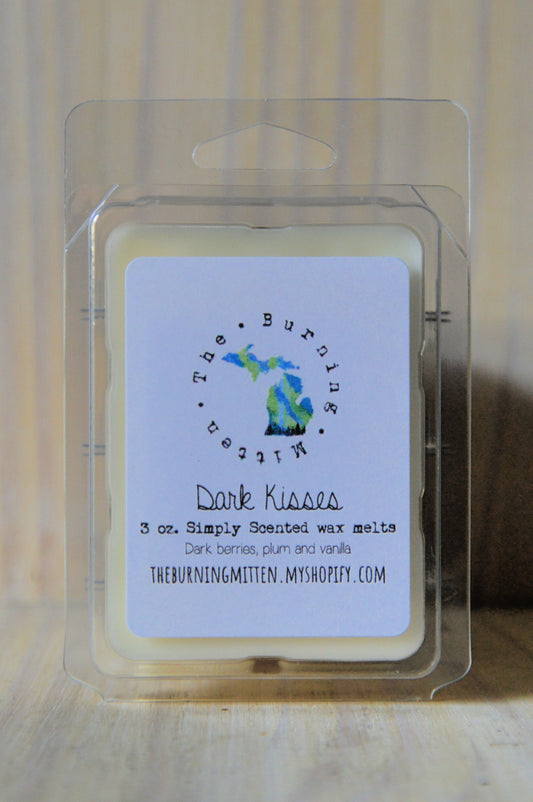 Dark Kisses Simply Scented Clamshell (dark berries, plum and vanilla)