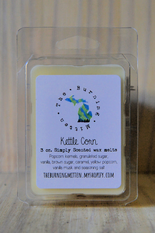 Kettle Corn Simply Scented Clamshell (popcorn kernels, granulated sugar, vanilla, brown sugar, caramel, yellow popcorn, vanilla musk and seasoning salt)