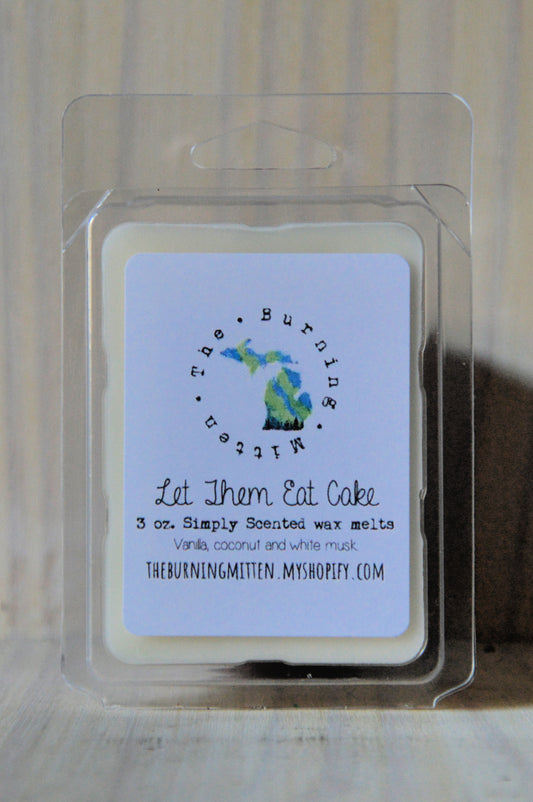 Let Them Eat Cake Simply Scented Clamshell (vanilla, coconut and white musk)