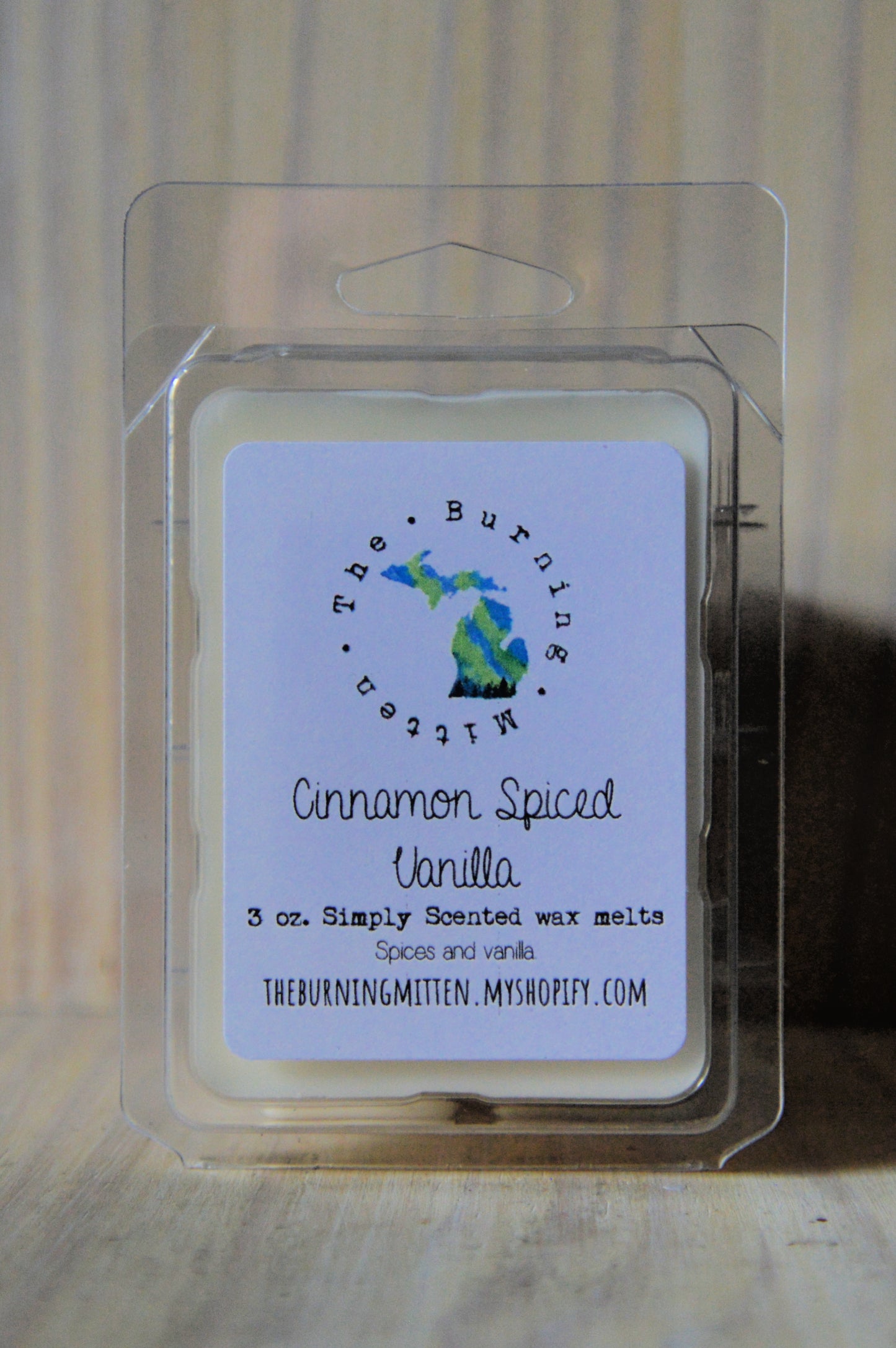 Cinnamon Spiced Vanilla Simply Scented Clamshell (spices and vanilla)