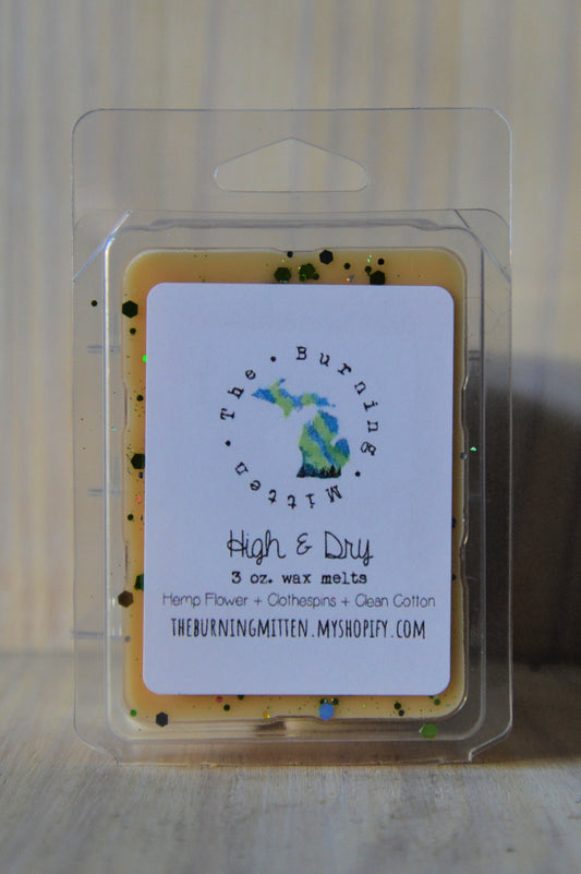High & Dry Clamshell (hemp flower + clothespins + clean cotton)