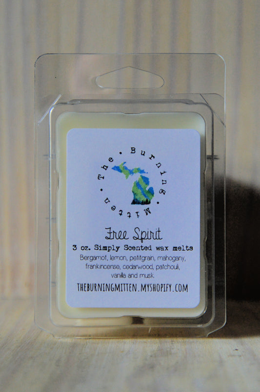 Free Spirit Simply Scented Clamshell (bergamot, lemon, petitgrain, mahogany, frankincense, cedarwood, patchouli, vanilla and musk)