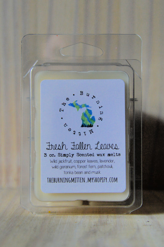 Fresh Fallen Leaves Simply Scented Clamshell (wild jackfruit, copper leaves, lavender, wild geranium, forest fern, patchouli, tonka bean and musk)