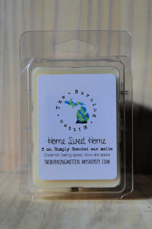 Home Sweet Home Simply Scented Clamshell (cinnamon, baking spices, clove and apples)