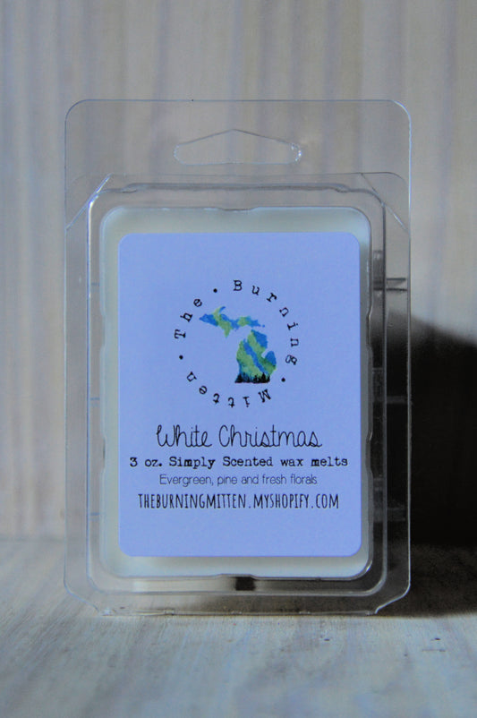White Christmas Simply Scented Clamshell (evergreen, pine and fresh florals)