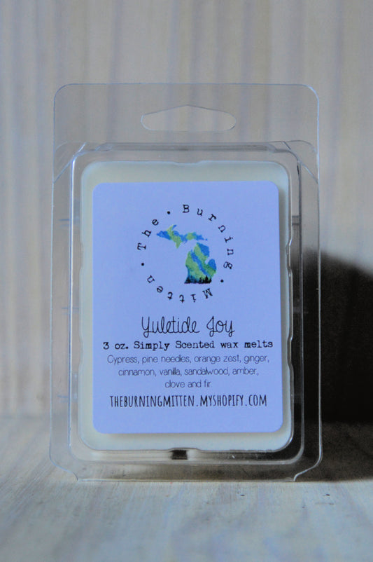 Yuletide Joy Simply Scented Clamshell (cypress, pine needles, orange zest, ginger, cinnamon, vanilla, sandalwood, amber, clove and fir)