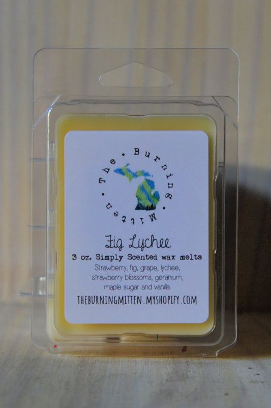 Fig Lychee Simply Scented Clamshell (strawberry, fig, grape, lychee, strawberry blossoms, geranium, maple sugar and vanilla)