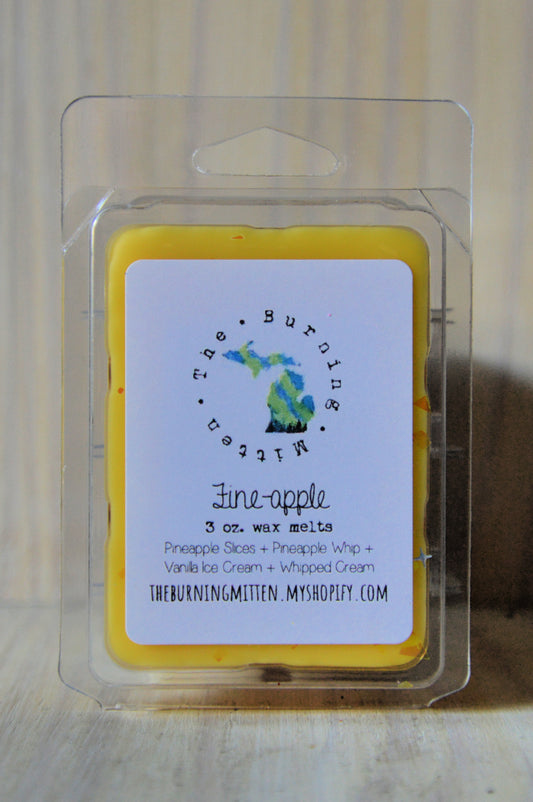 Fine-apple Clamshell (pineapple slices + pineapple whip + vanilla ice cream + whipped cream)