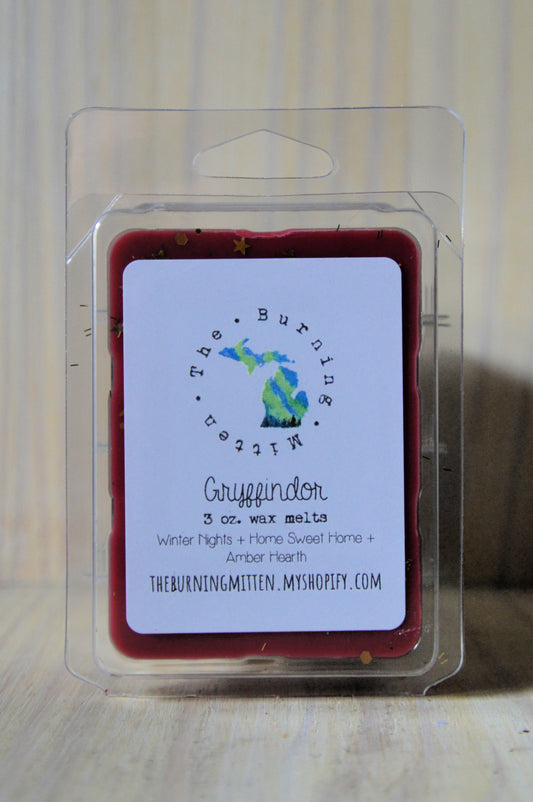 Gryffindor Clamshell (winter nights + home sweet home + amber hearth)