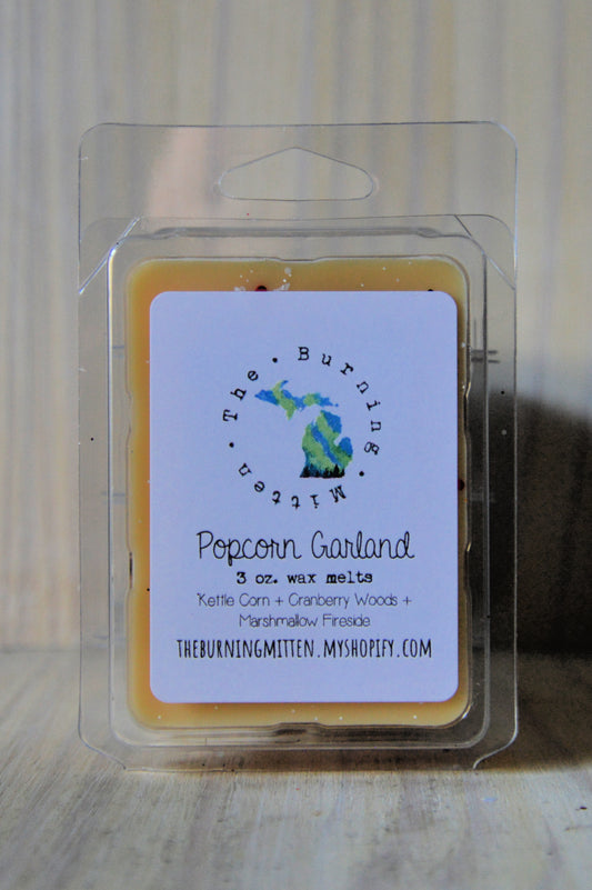Popcorn Garland Clamshell (kettle corn + cranberry woods + marshmallow fireside)
