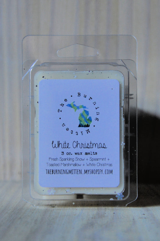 White Christmas Clamshell (fresh sparkling snow + toasted marshmallow + spearmint + white christmas)